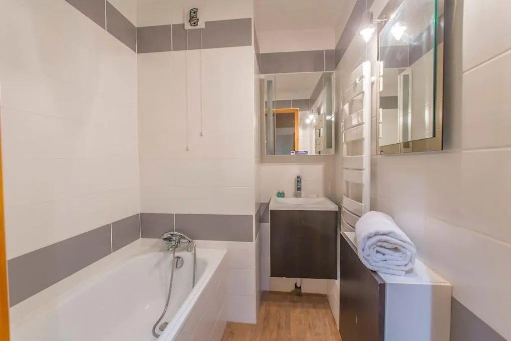 Les Dryades - Appartement Lumineux Avec Grand Balcon Et Vue Sur La Montagne Les Allues